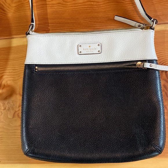 kate spade Handbags - Kate Spade black/cream leather crossbody bag